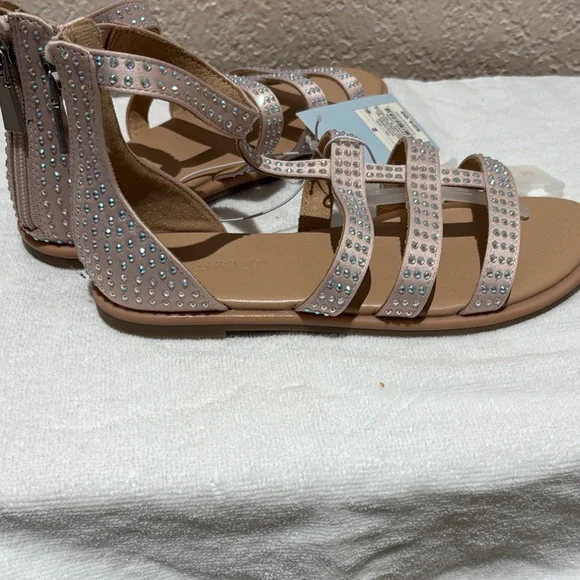 Cat & Jack Women's Sandals - Tan with Silver Accents - Picture 3 of 5